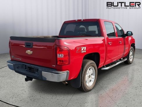 Used 2011 Chevrolet Silverado 1500 LTZ w/ Z71 Appearance Package AWD/4WD image 8