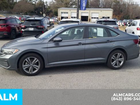 Used 2024 Volkswagen Jetta SE image 10