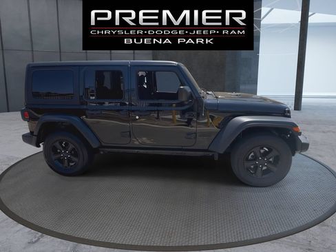 Used 2023 Jeep Wrangler Unlimited Sport AWD/4WD image 9