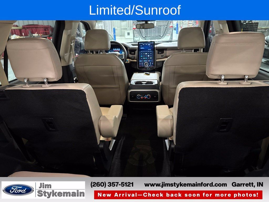 Used 2023 Ford Expedition Limited AWD/4WD image 29