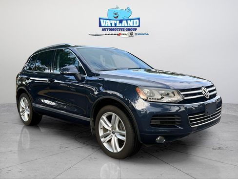 Used 2014 Volkswagen Touareg Sport AWD/4WD image 7