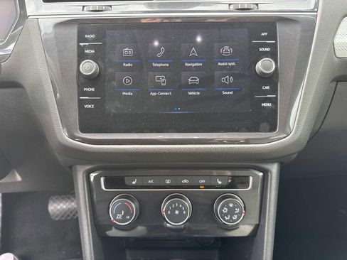 Used 2024 Volkswagen Tiguan S image 25
