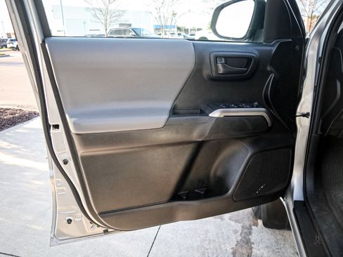 Used 2022 Toyota Tacoma SR5 image 14