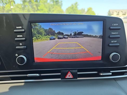 Used 2023 Hyundai Elantra SE w/ Cargo Package FWD image 16