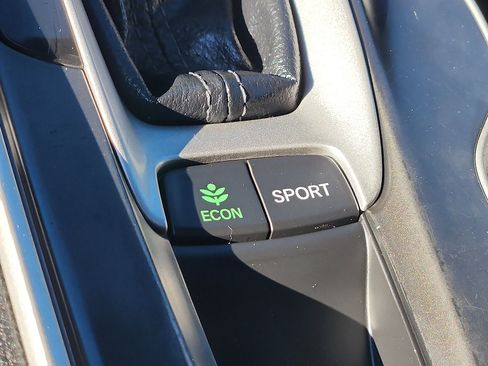 Used 2018 Honda Accord Sport image 24