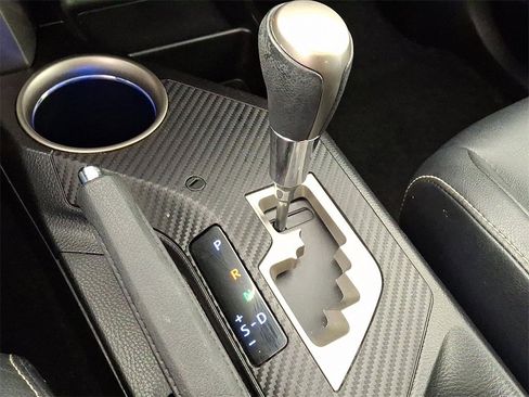 Used 2015 Toyota RAV4 Limited image 17