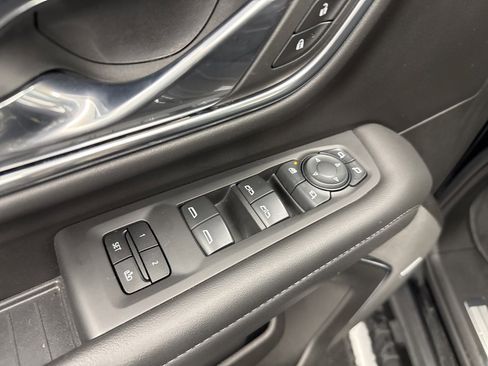 Used 2023 Chevrolet Tahoe Z71 w/ Luxury Package image 44