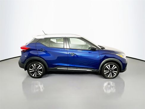 Used 2020 Nissan Kicks SR image 8