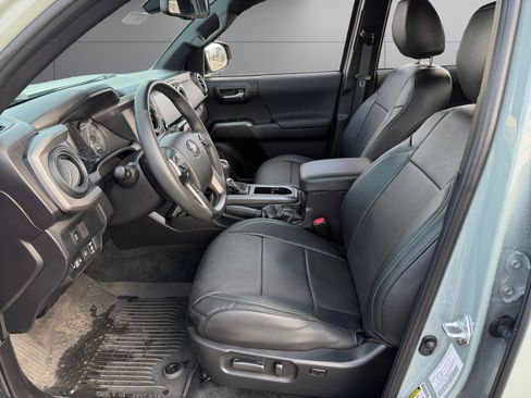 Used 2023 Toyota Tacoma TRD Sport image 16