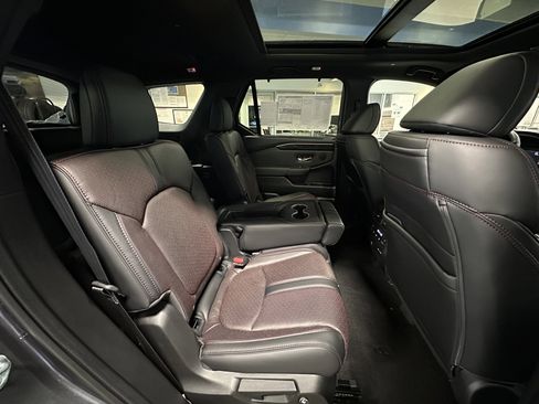 New 2025 Honda Pilot Black Edition image 24