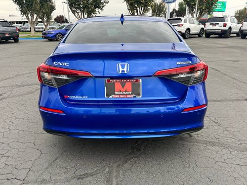 Used 2024 Honda Civic Touring image 4