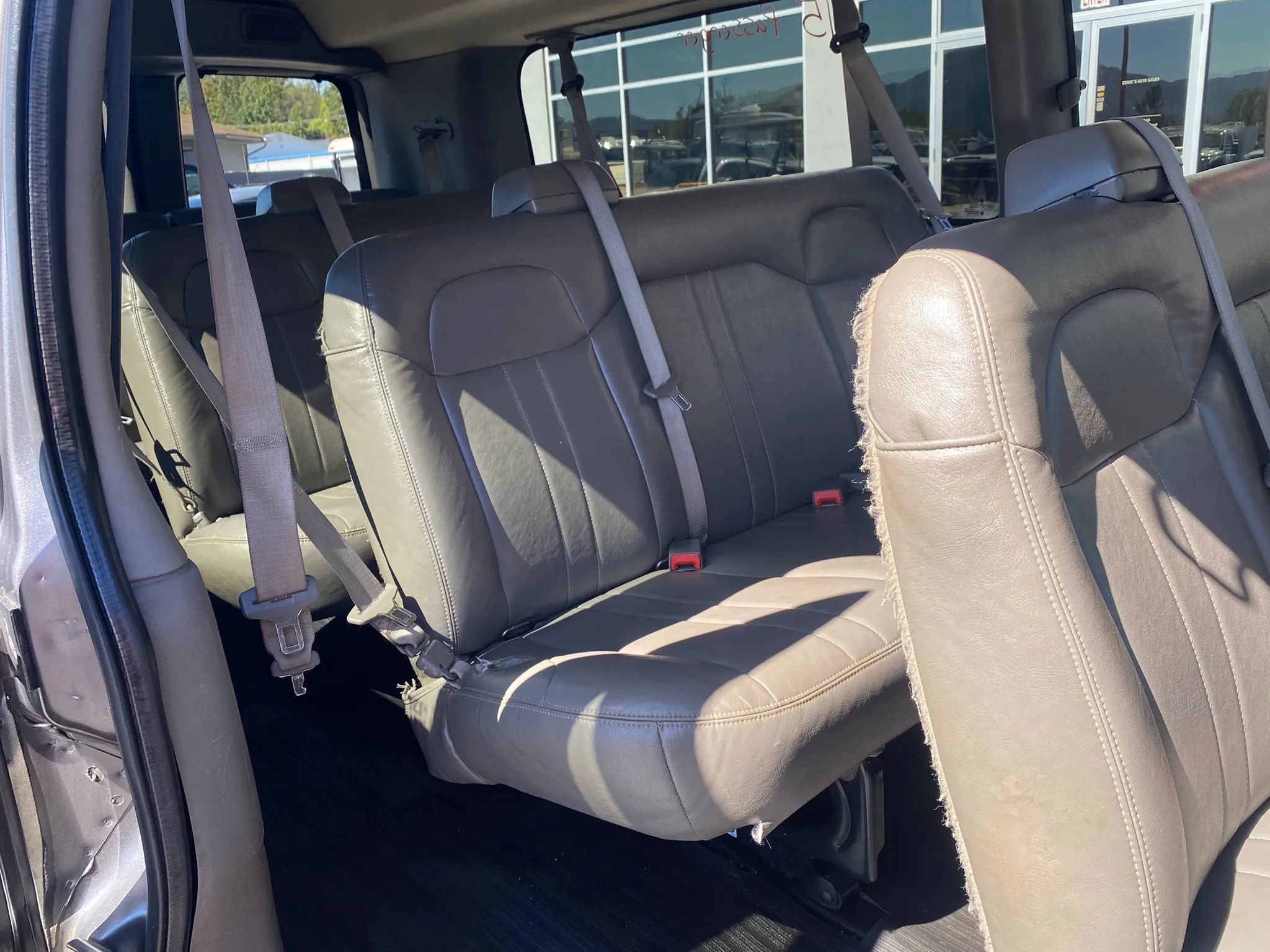 Used 2016 Chevrolet Express 3500 LS w/ Chrome Appearance Package RWD image 23