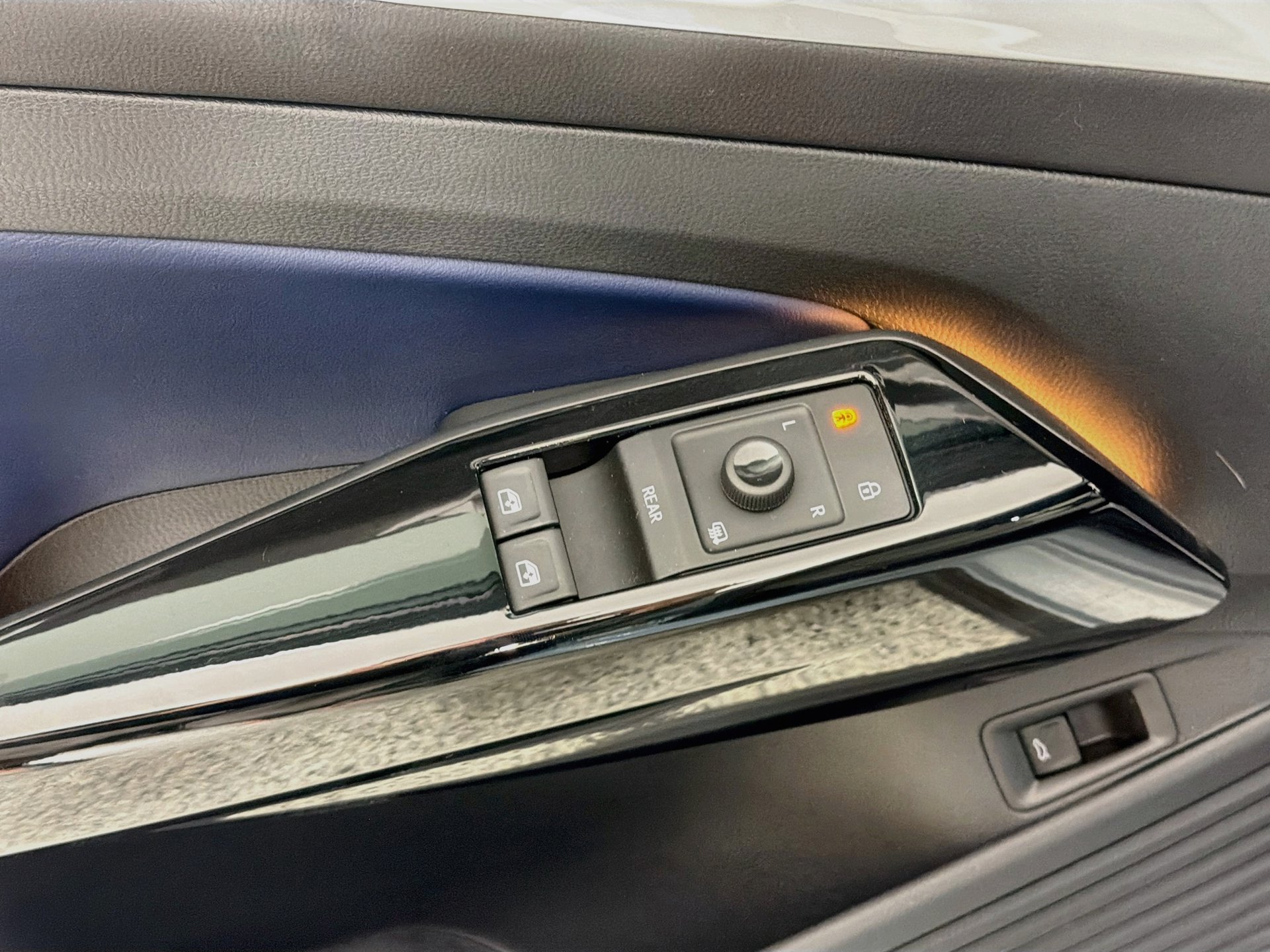 Certified 2024 Volkswagen ID.4 S RWD image 18