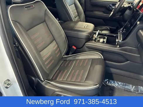 Used 2025 GMC Yukon XL AT4 Ultimate w/ LPO, AT4 Appearance Package AWD/4WD image 36