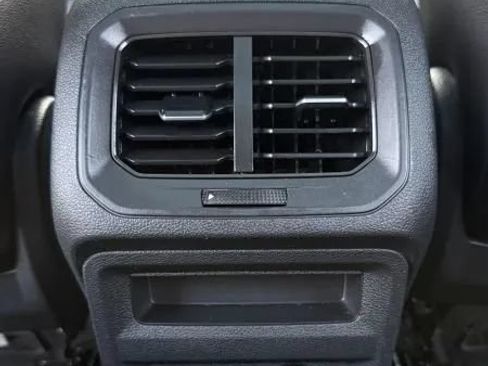 Used 2022 Volkswagen Tiguan SE FWD image 49