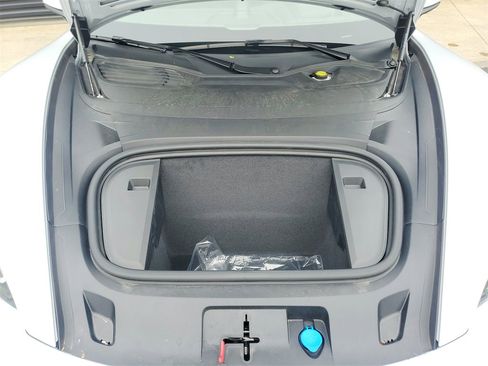 Certified 2025 Porsche Taycan 4S image 32