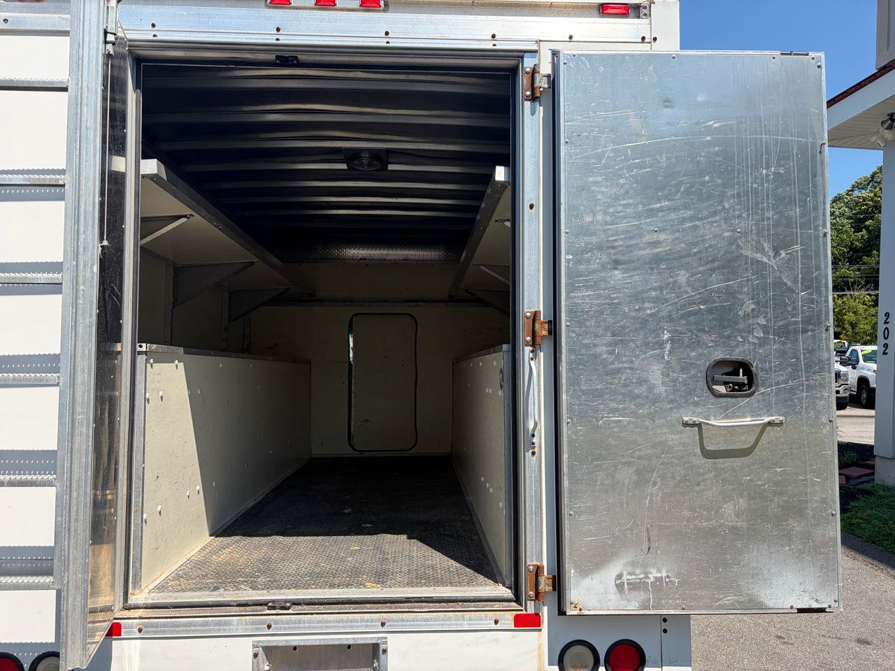 Used 2016 Chevrolet Express 3500 RWD image 14