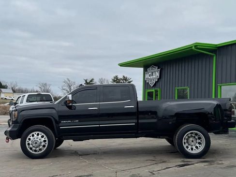 Used 2016 GMC Sierra 3500 Denali w/ Duramax Plus Package image 10