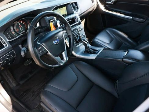 Used 2017 Volvo S60 T5 Inscription AWD/4WD image 4