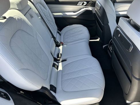Used 2024 BMW X7 xDrive40i AWD/4WD image 28