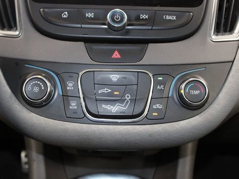 Used 2016 Chevrolet Malibu LT FWD image 38