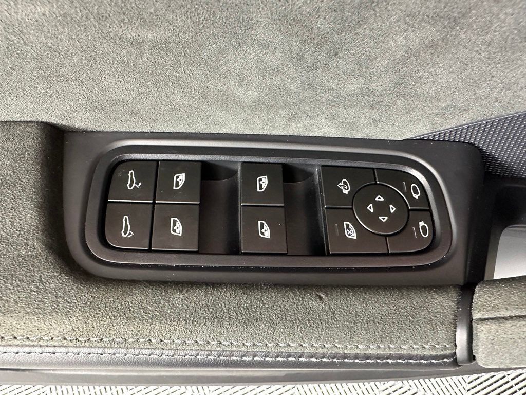 Certified 2024 Porsche Cayenne Turbo GT AWD/4WD image 19