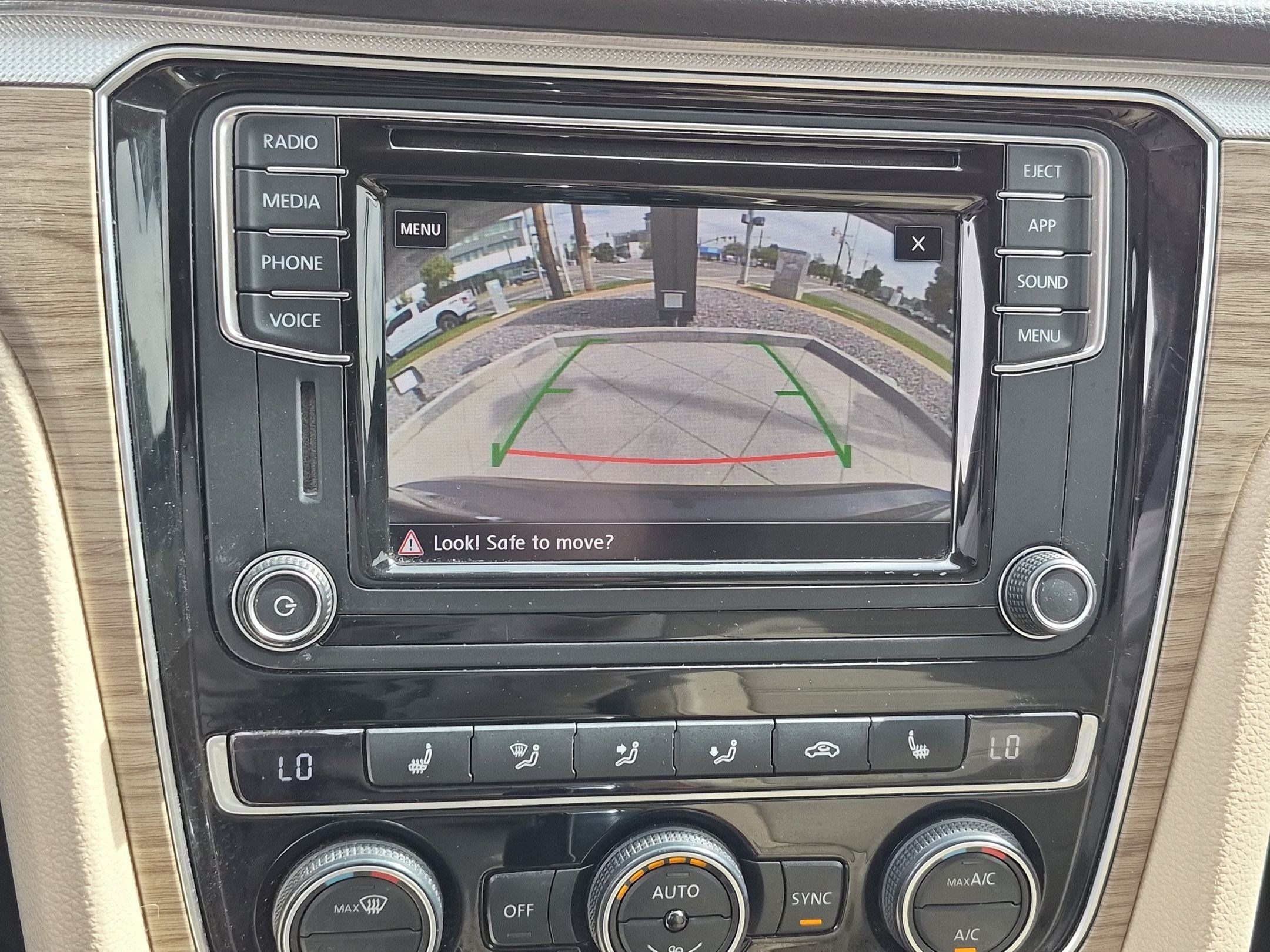 Used 2018 Volkswagen Passat 2.0T SE FWD image 22
