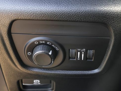 New 2025 Jeep Grand Cherokee L Altitude image 32