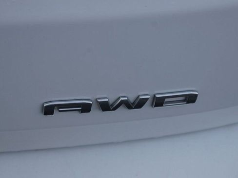 Used 2023 GMC Terrain SLT image 18