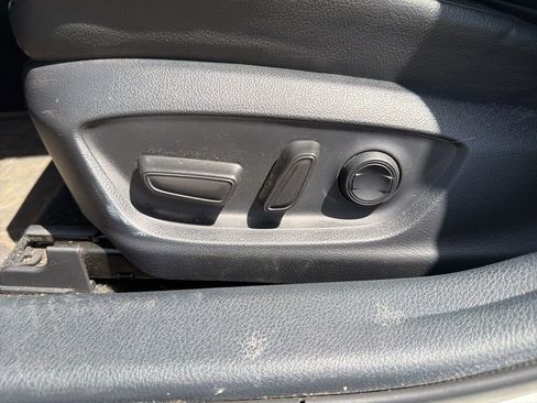 Used 2023 Toyota Camry SE FWD image 13