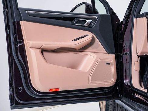 New 2026 Porsche Macan AWD/4WD image 25