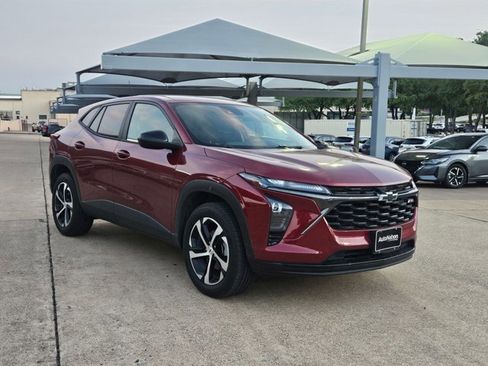 Used 2024 Chevrolet Trax RS w/ Driver Confidence Package image 3