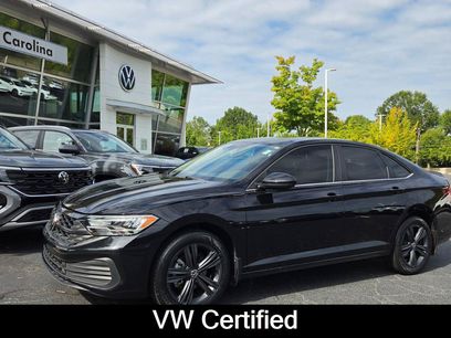 Used 2023 Volkswagen Jetta SE w/ Panoramic Sunroof Package