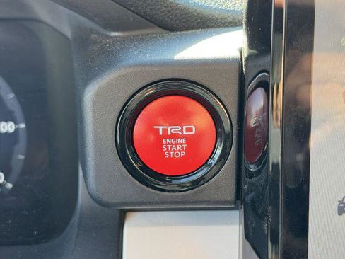 Certified 2024 Toyota Tacoma TRD Off-Road image 21