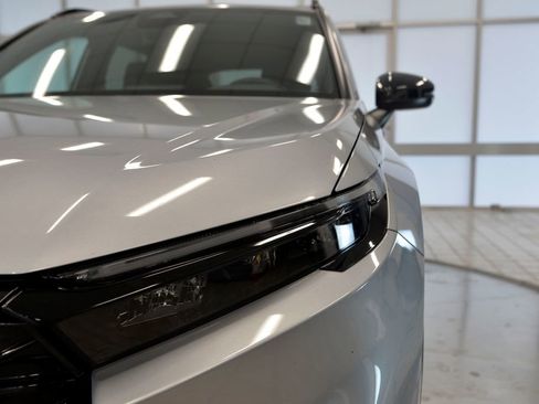 Used 2024 Honda CR-V Sport image 11