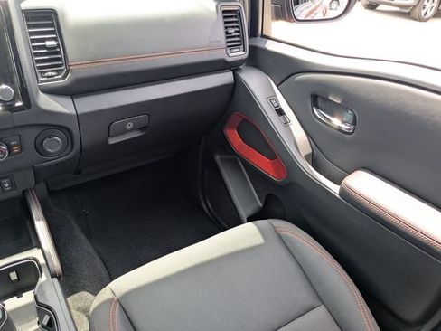 Used 2022 Nissan Frontier Pro-X RWD image 17