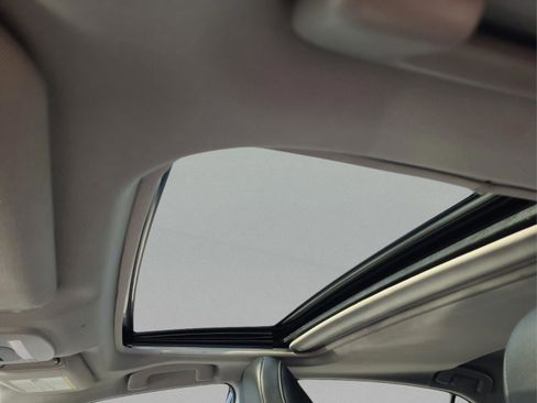 Certified 2020 Toyota Camry SE w/ Moonroof Package image 16