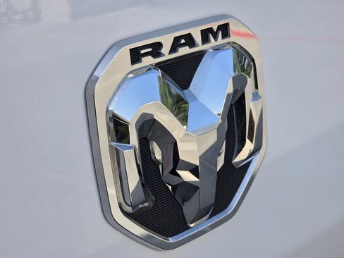 Used 2025 RAM ProMaster 2500 w/ Convenience Group FWD image 8