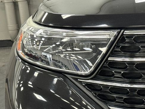 Used 2020 Ford Explorer XLT w/ Equipment Group 202A RWD image 8