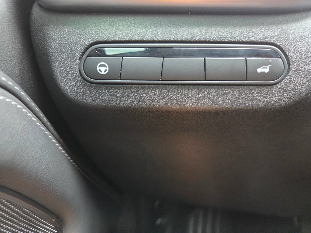 Used 2023 INFINITI QX60 Luxe w/ Cargo Package FWD image 12