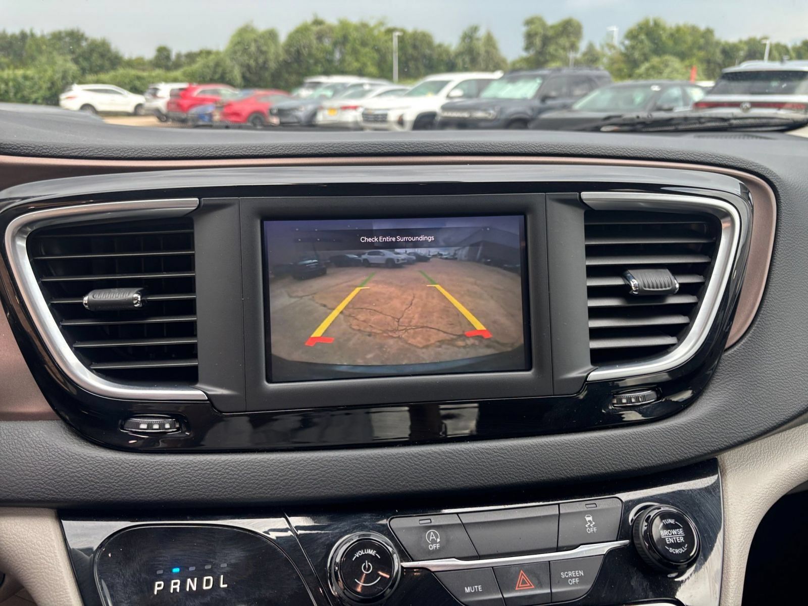 Used 2023 Chrysler Voyager LX FWD image 24