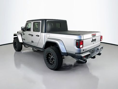 Used 2020 Jeep Gladiator Overland w/ Trailer Tow Package AWD/4WD image 5