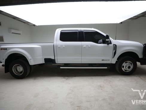 Used 2025 Ford F350 Lariat AWD/4WD image 6