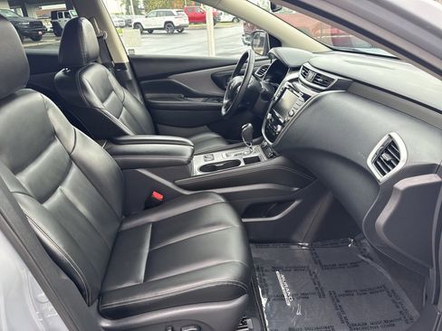 Used 2023 Nissan Murano SV w/ SV Midnight Edition Package image 13