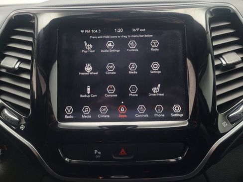 Used 2019 Jeep Cherokee Limited image 25