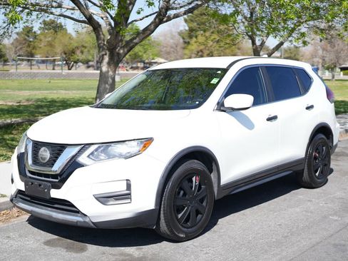 Used 2019 Nissan Rogue S image 1
