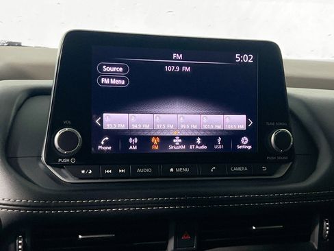 Used 2023 Nissan Rogue S AWD/4WD image 28