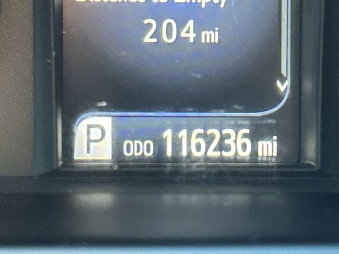 Used 2017 Toyota Camry SE image 28