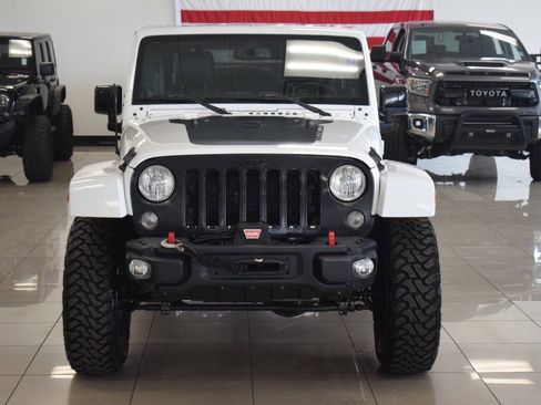 Used 2014 Jeep Wrangler Unlimited Sahara AWD/4WD image 7