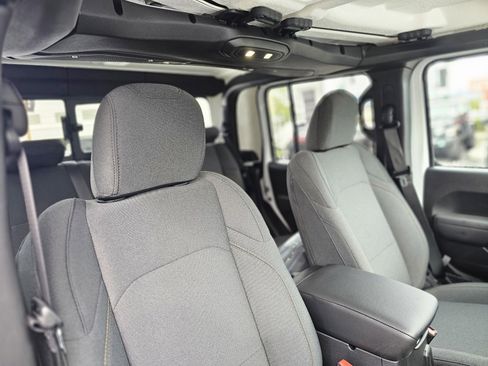 New 2026 Jeep Gladiator Sport image 27